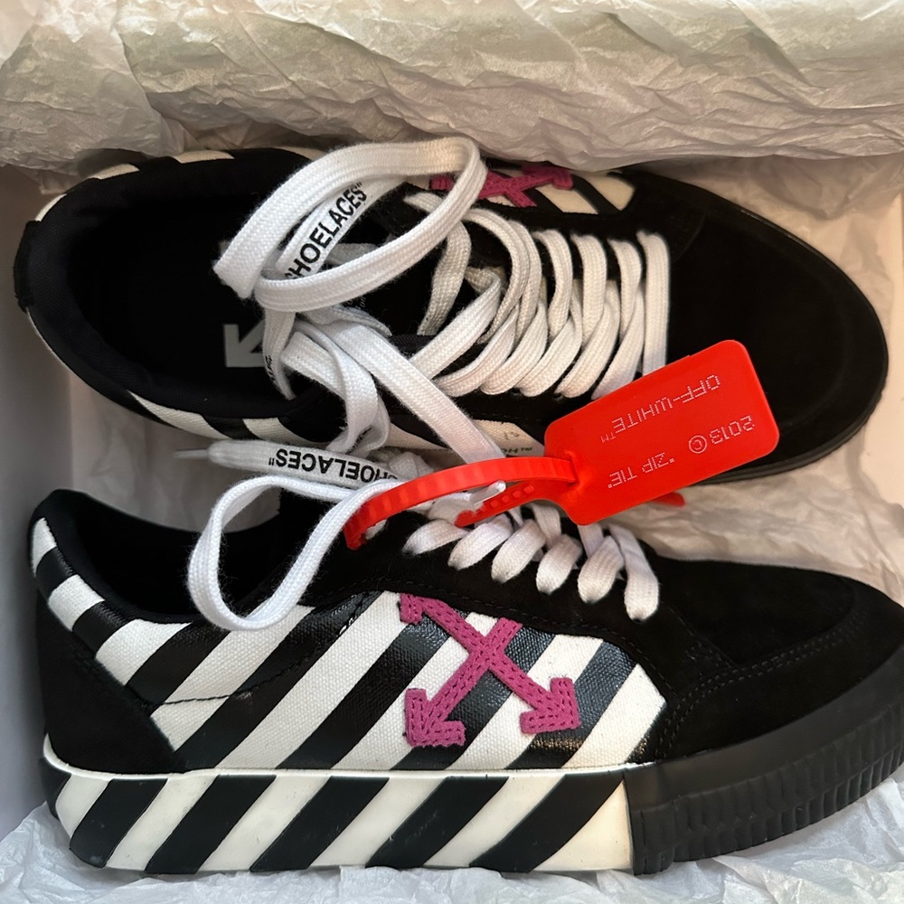 Off-White Low Top Vulcanized Sneakers